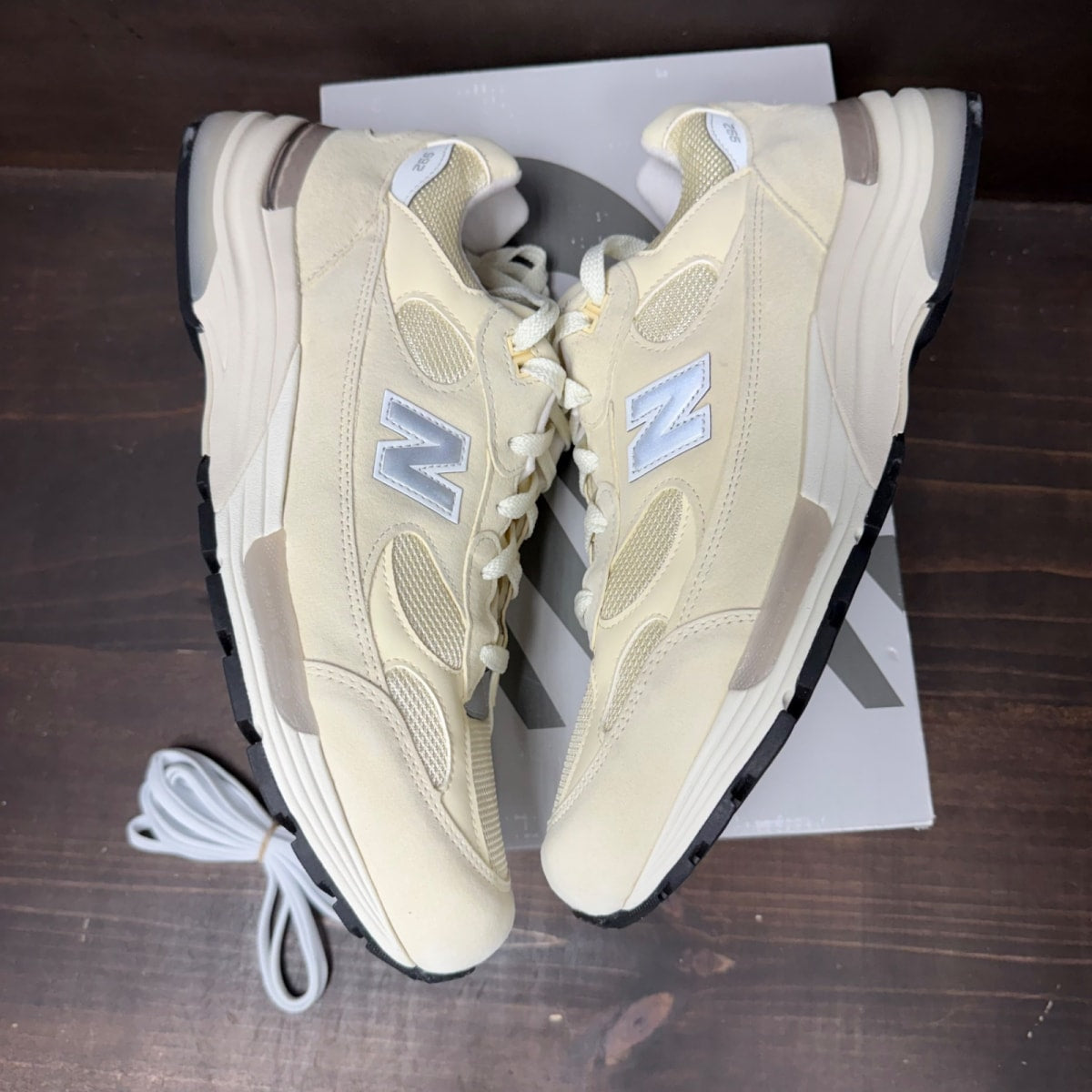 New Balance 992 MiUSA Calcium - Image 4