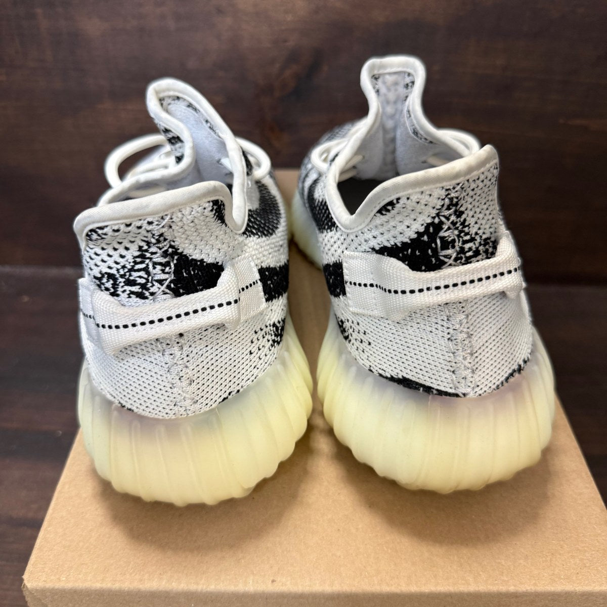 adidas Yeezy Boost 350 V2 Zebra Size 11 (Pre-Owned) - Image 3