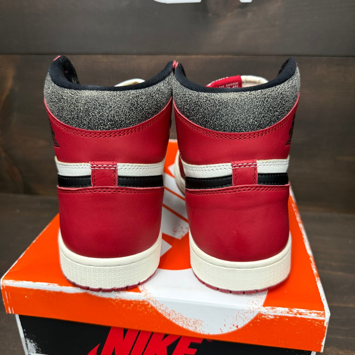 Jordan 1 Retro High OG Chicago Lost and Found Size 11 (Pre-Owned) - Image 4