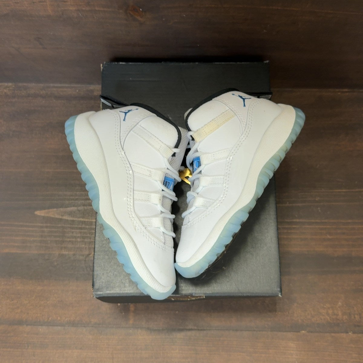 Jordan 11 Retro Legend Blue (2024) (TD) - Image 2