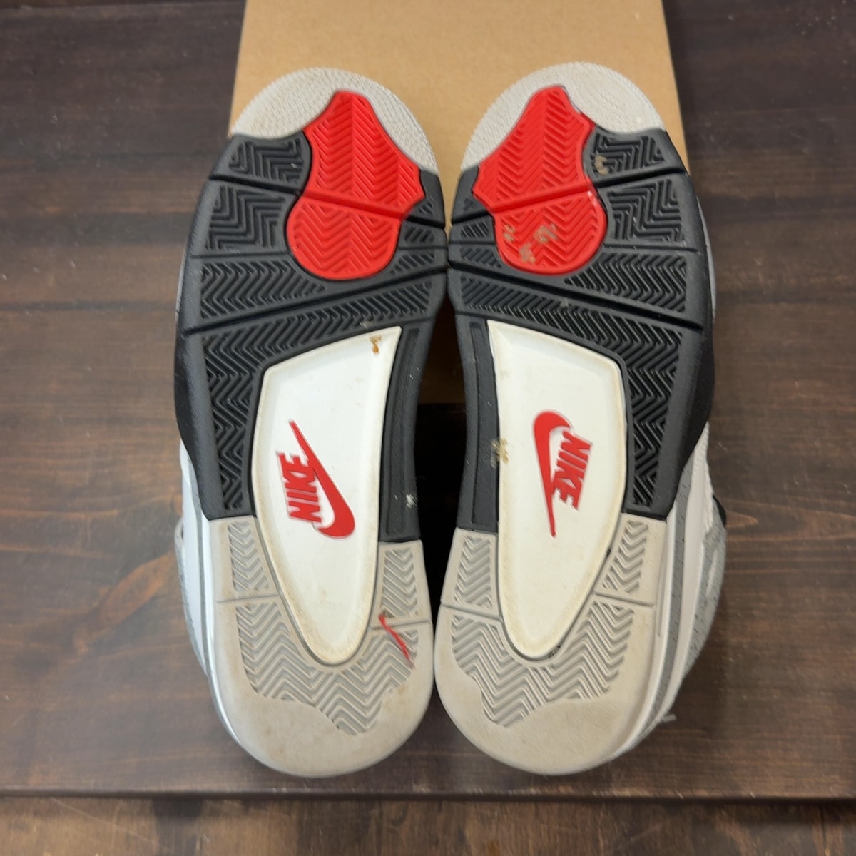 Jordan 4 Retro White Cement (2025) Size 9 (Pre-Owned) - Image 7