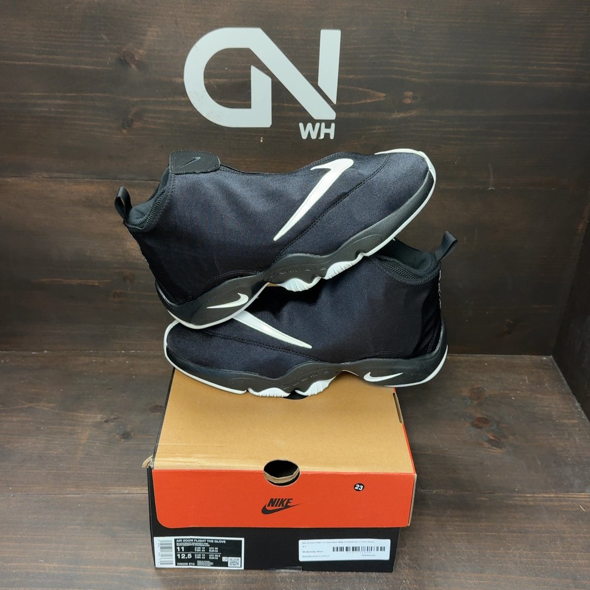 Nike Air Zoom Flight The Glove Black White OG (2026) Size 11 (Pre-Owned) - front