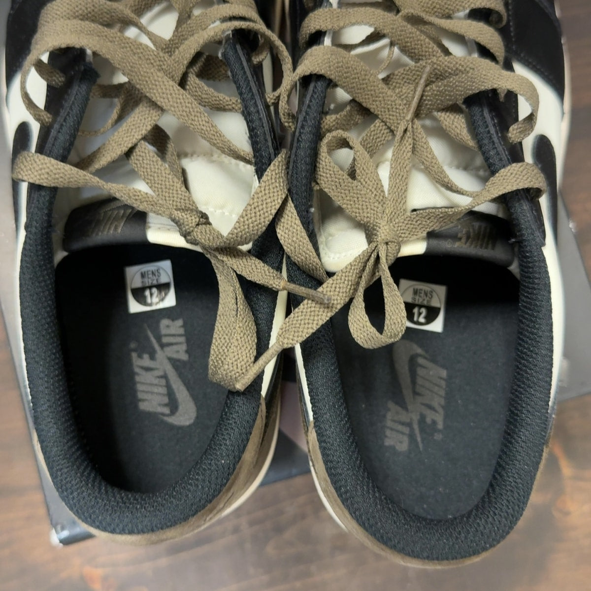 Jordan 1 Retro Low OG Mocha Size 12 (Pre-Owned)