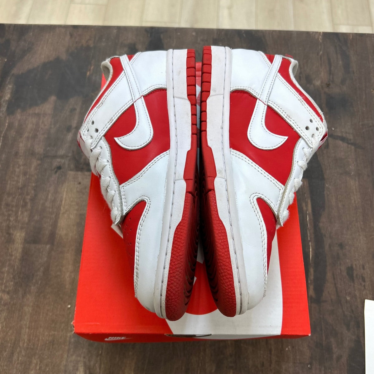 Nike Dunk Low Championship Red (GS) - Image 3