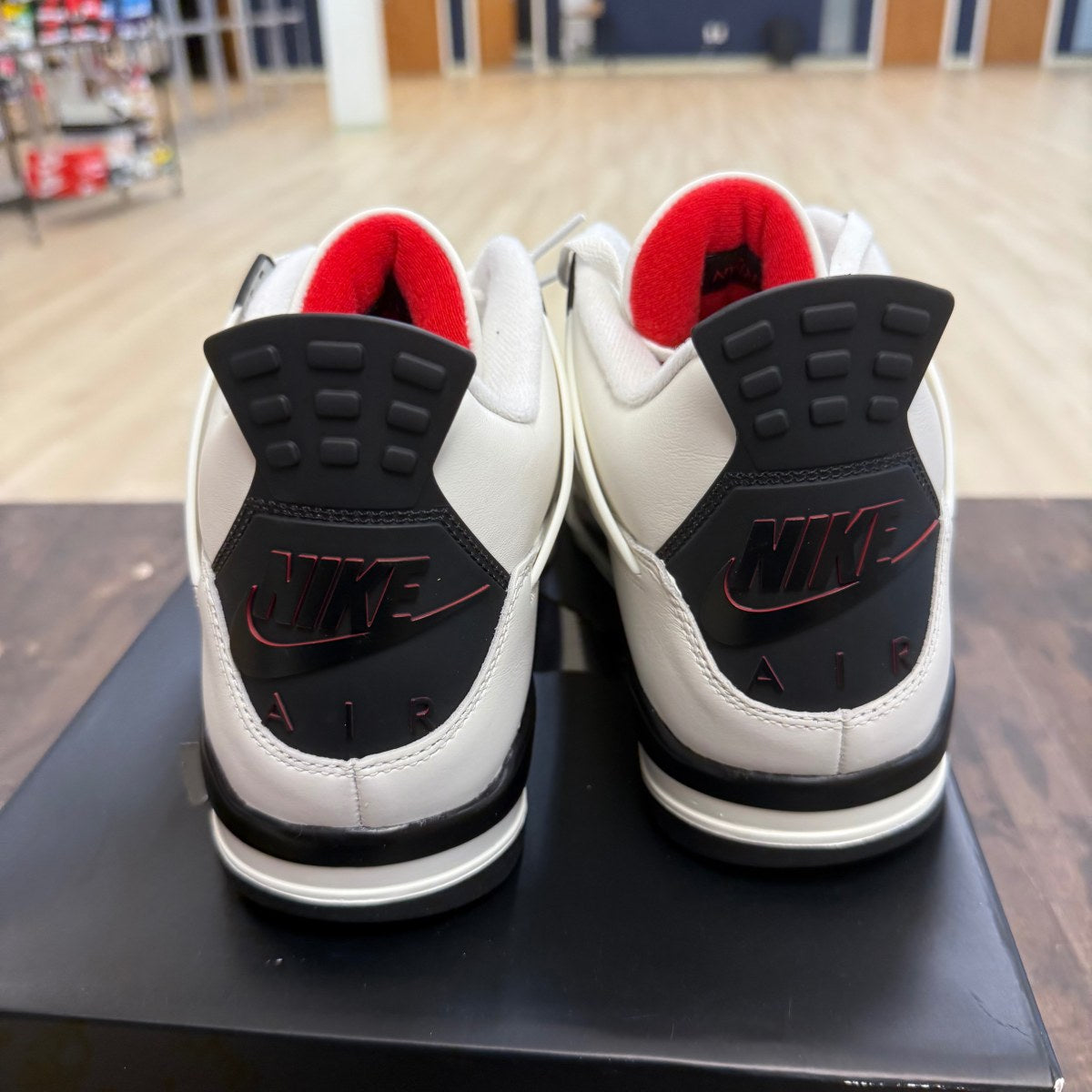 Jordan 4 Retro OG Flight Club - Image 5