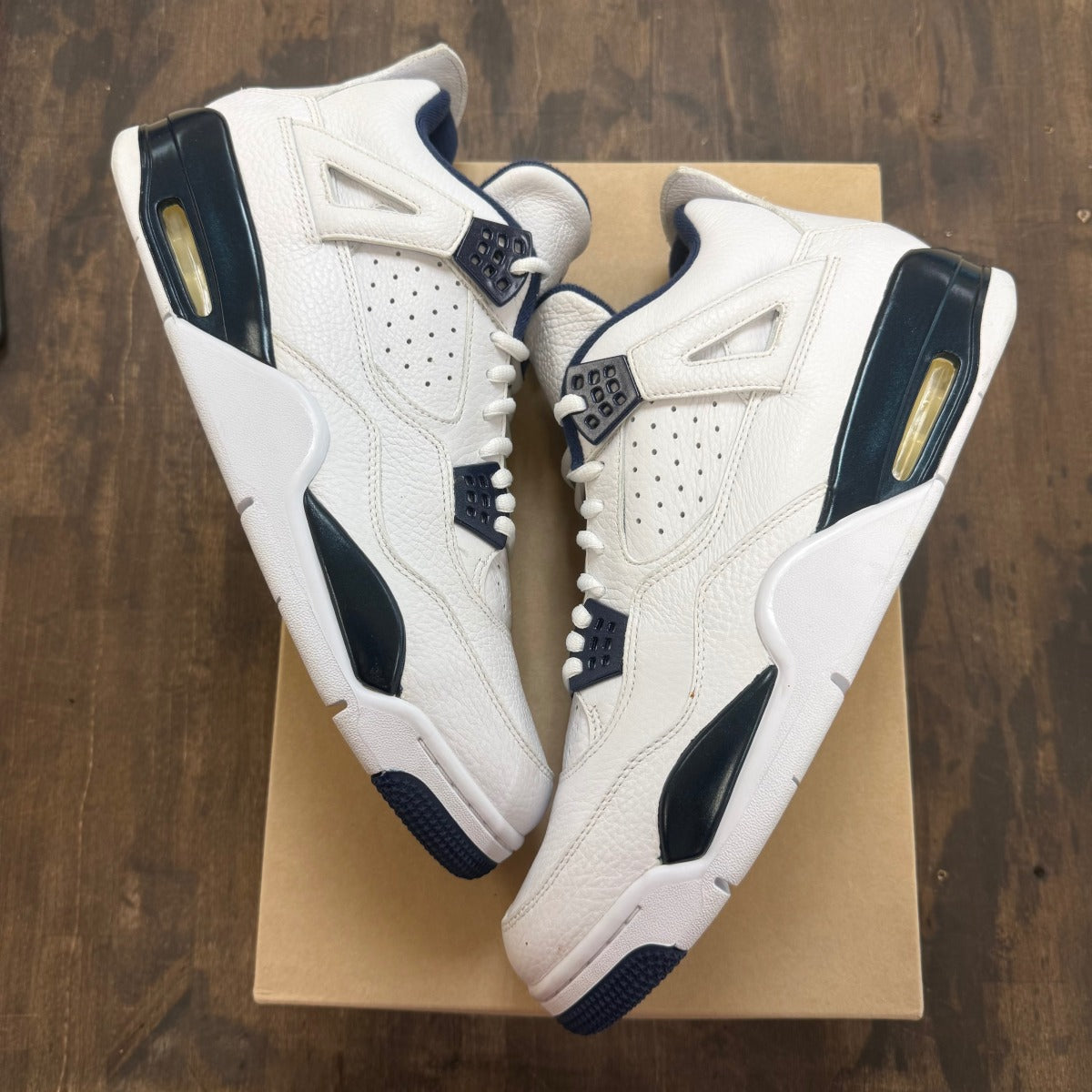 Jordan 4 Retro Columbia (2015) Size 13 (Pre-Owned) - Image 1