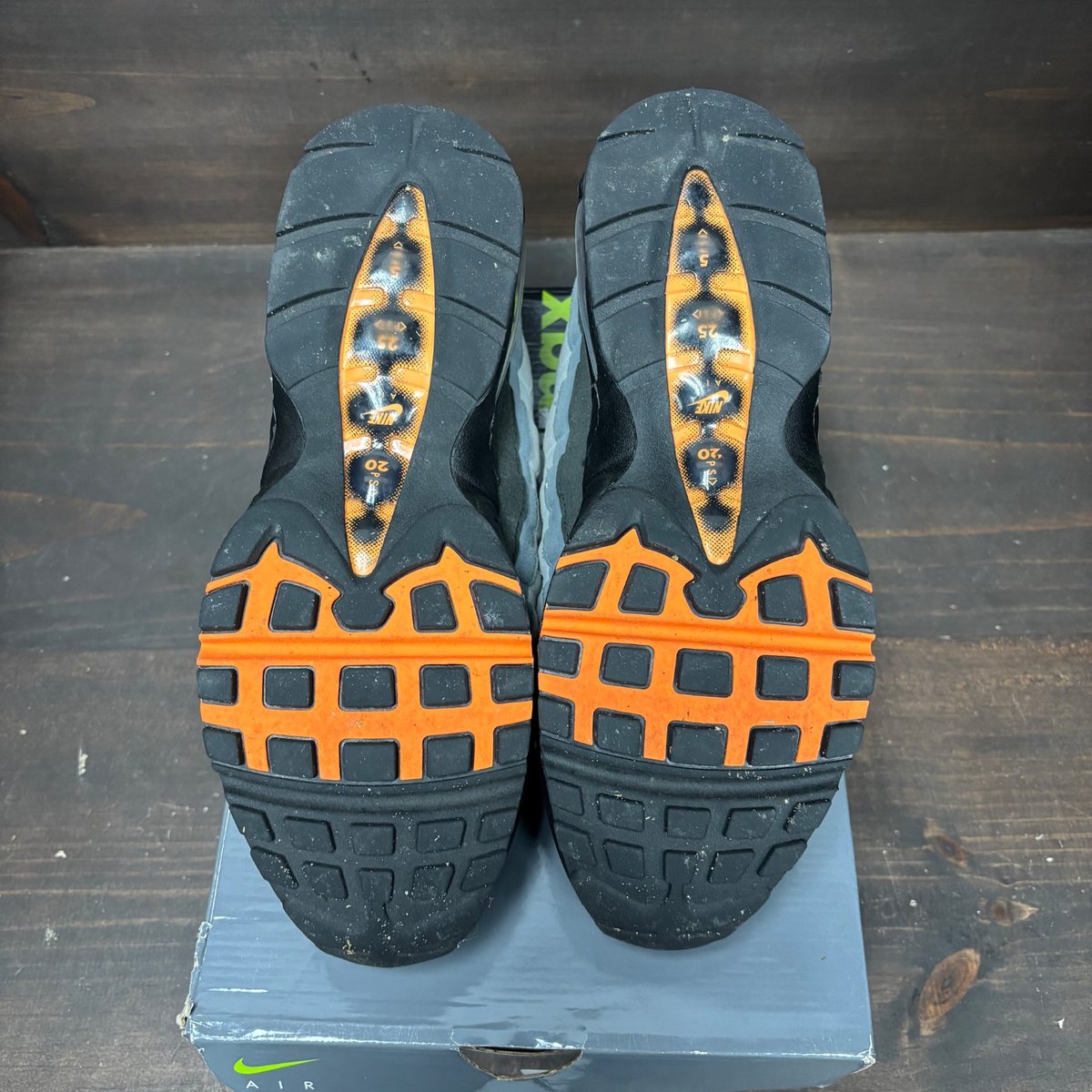 Nike Air Max 95 OG Big Bubble Bright Mandarin (2025) Size 9.5 (Pre-Owned) - box
