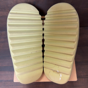 adidas Yeezy Slide Resin Size 7 (Pre-Owned)