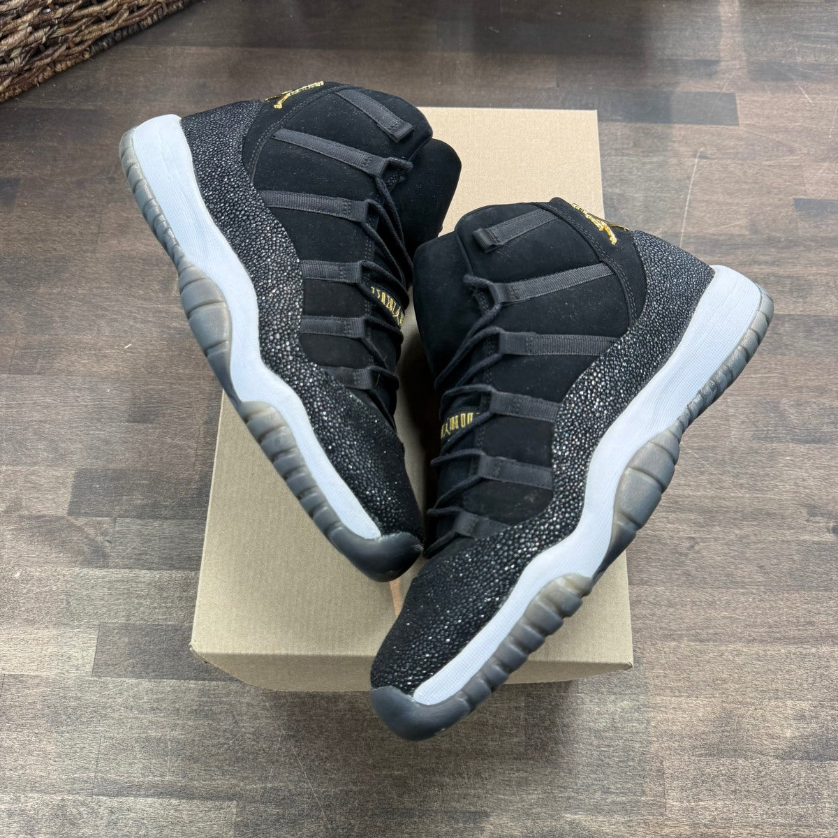 Jordan 11 Retro Heiress Black Stingray (GS) Size 9.5Y (Pre-Owned) - Image 2