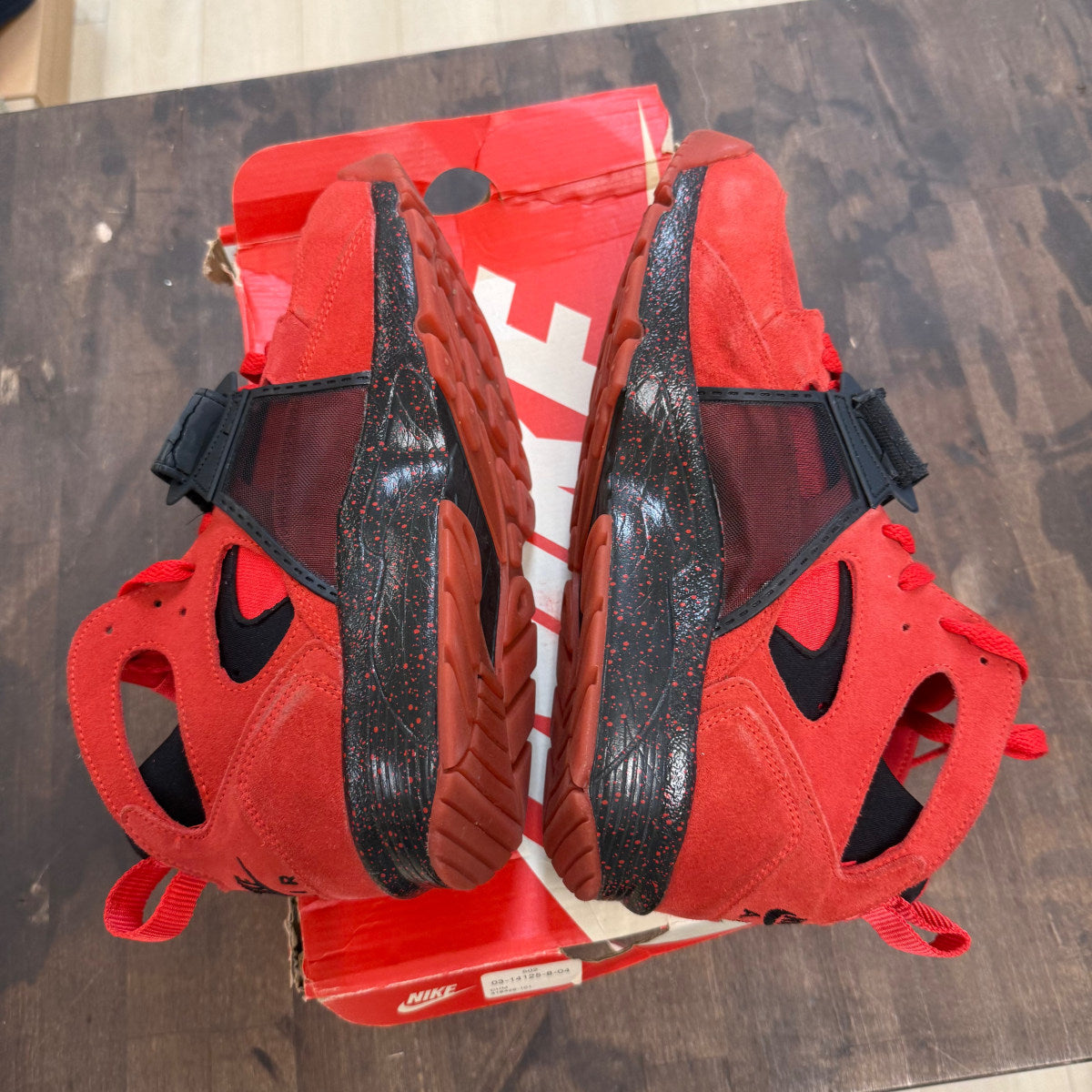 Nike Air Trainer Huarache Love Hate Size 10.5 (Pre-Owned) - Image 4