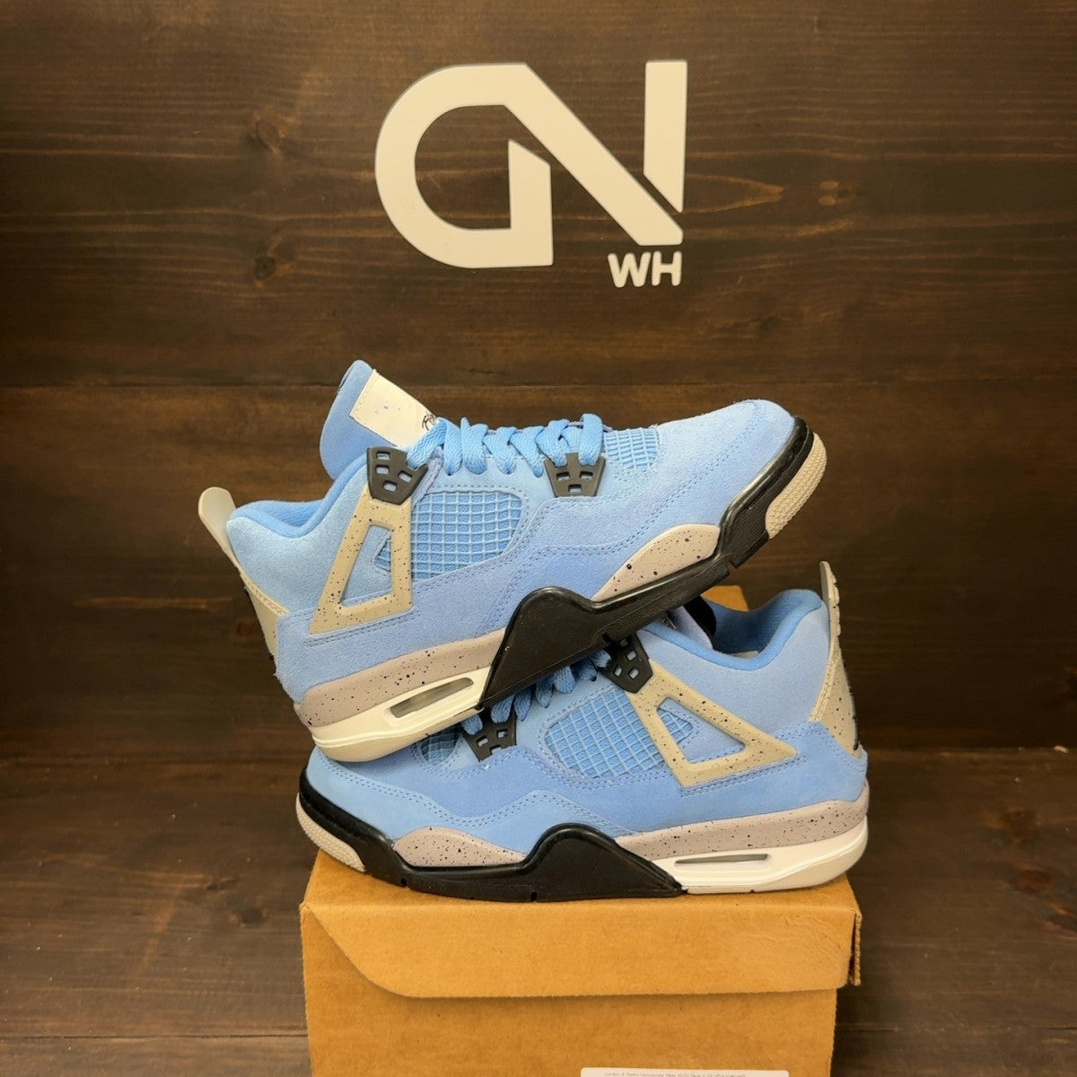 Jordan 4 Retro University Blue (GS) Size 4.5Y (Pre-Owned) - Image 1
