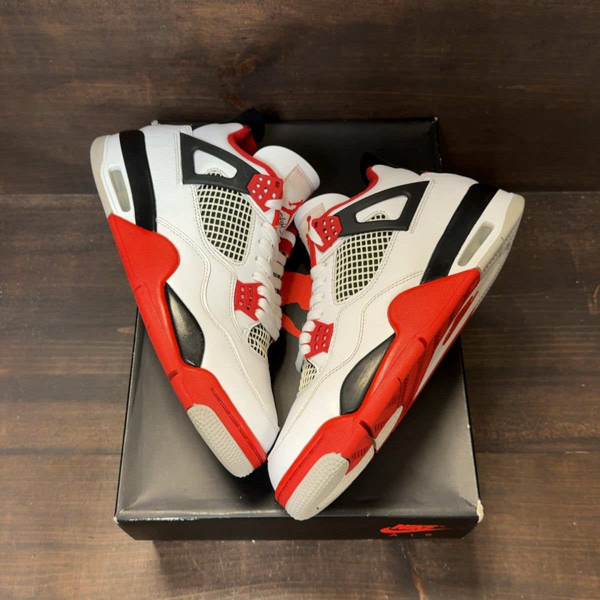 Jordan 4 Retro Fire Red (2020) - Image 2