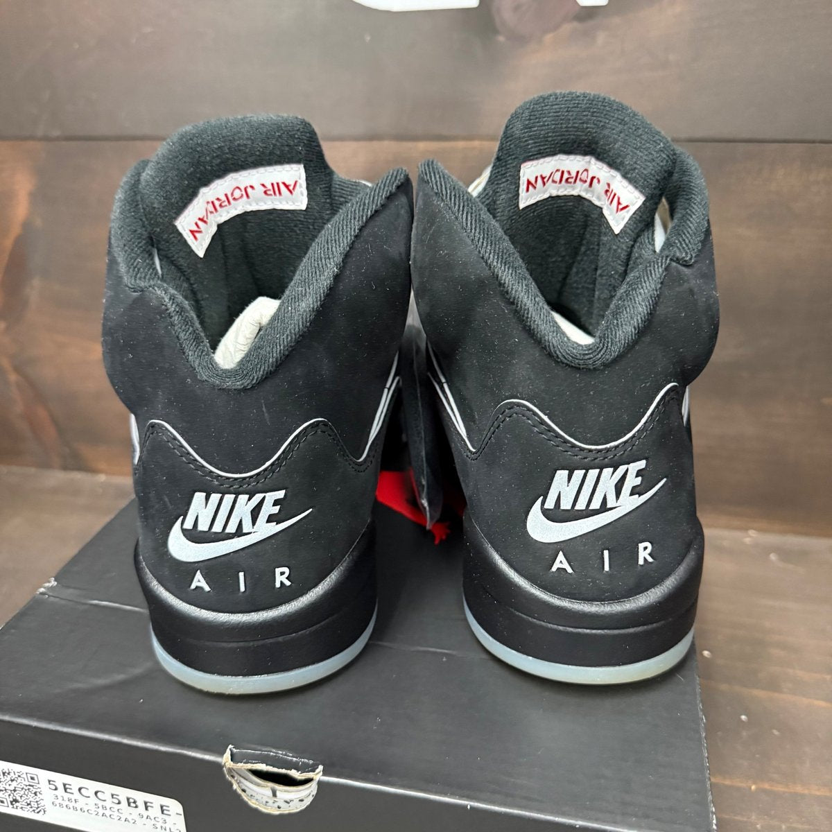 Jordan 5 Retro OG Black Metallic Reimagined Size 10 (Pre-Owned) - sole