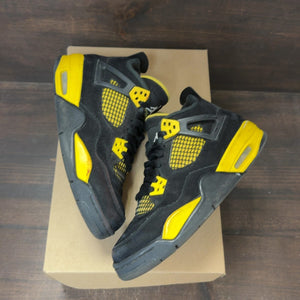 Jordan 4 Retro Thunder (2023) (GS) Size 6Y (Pre-Owned) - Image 2