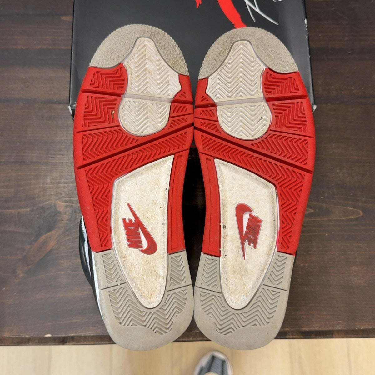 Jordan 4 Retro Fire Red (2020) Size 9 (Pre-Owned) - aux
