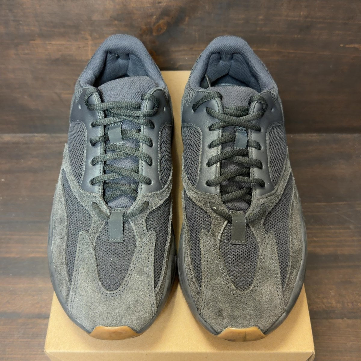 adidas Yeezy Boost 700 Utility Black Size 9.5 (Pre-Owned) - Image 3