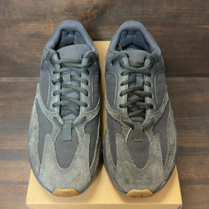 adidas Yeezy Boost 700 Utility Black Size 9.5 (Pre-Owned) - Image 3