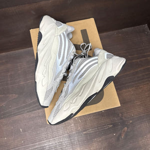 adidas Yeezy Boost 700 V2 Static Size 9.5 (Pre-Owned) - tag