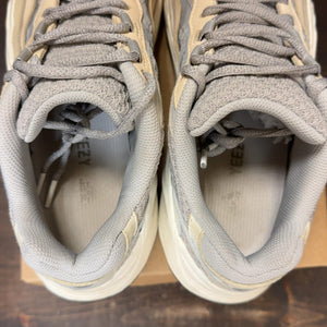 adidas Yeezy Boost 700 V2 Cream Size 7 (Pre-Owned) - aux