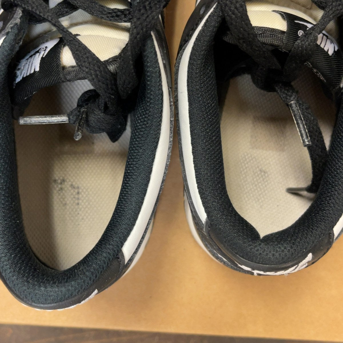 Nike Dunk Low Retro White Black Panda (GS) Size 6.5Y (Pre-Owned) - Image 6