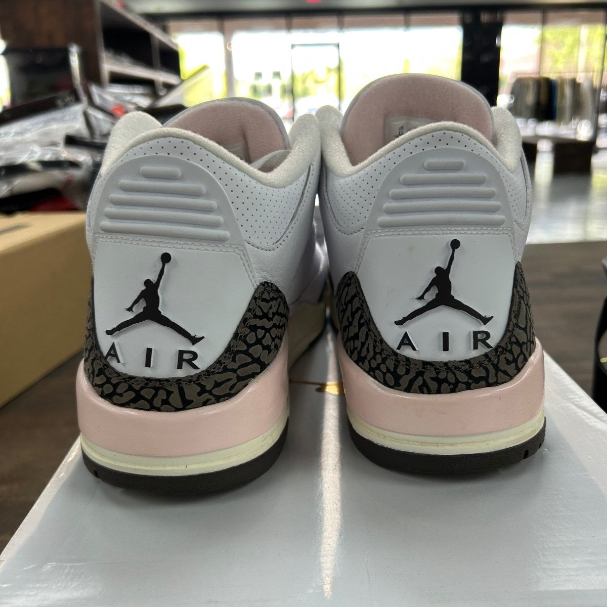 Jordan 3 Retro Neapolitan Dark Mocha (Women's) Size 11W (Pre-Owned) - Image 4
