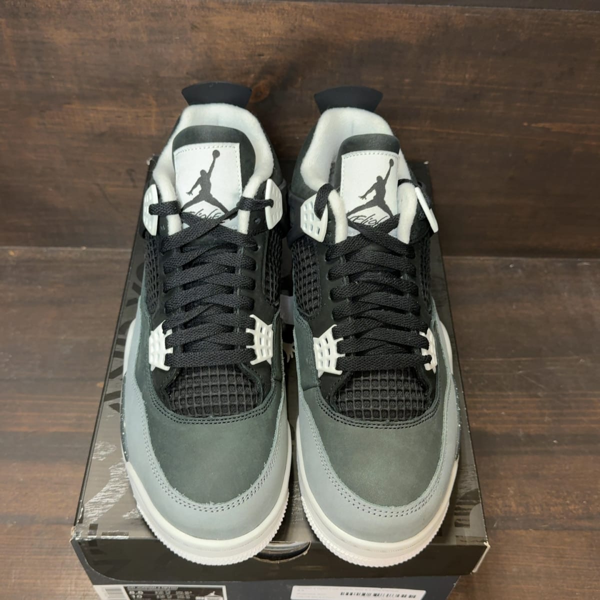 Jordan 4 Retro Fear (2024) Size 8.5 (Pre-Owned) - tag