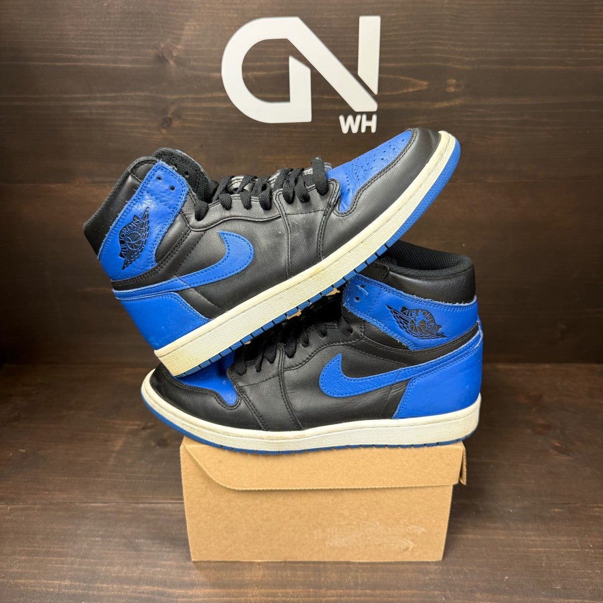 Jordan 1 Retro Royal (2017) Size 9 (Pre-Owned) - Image 1