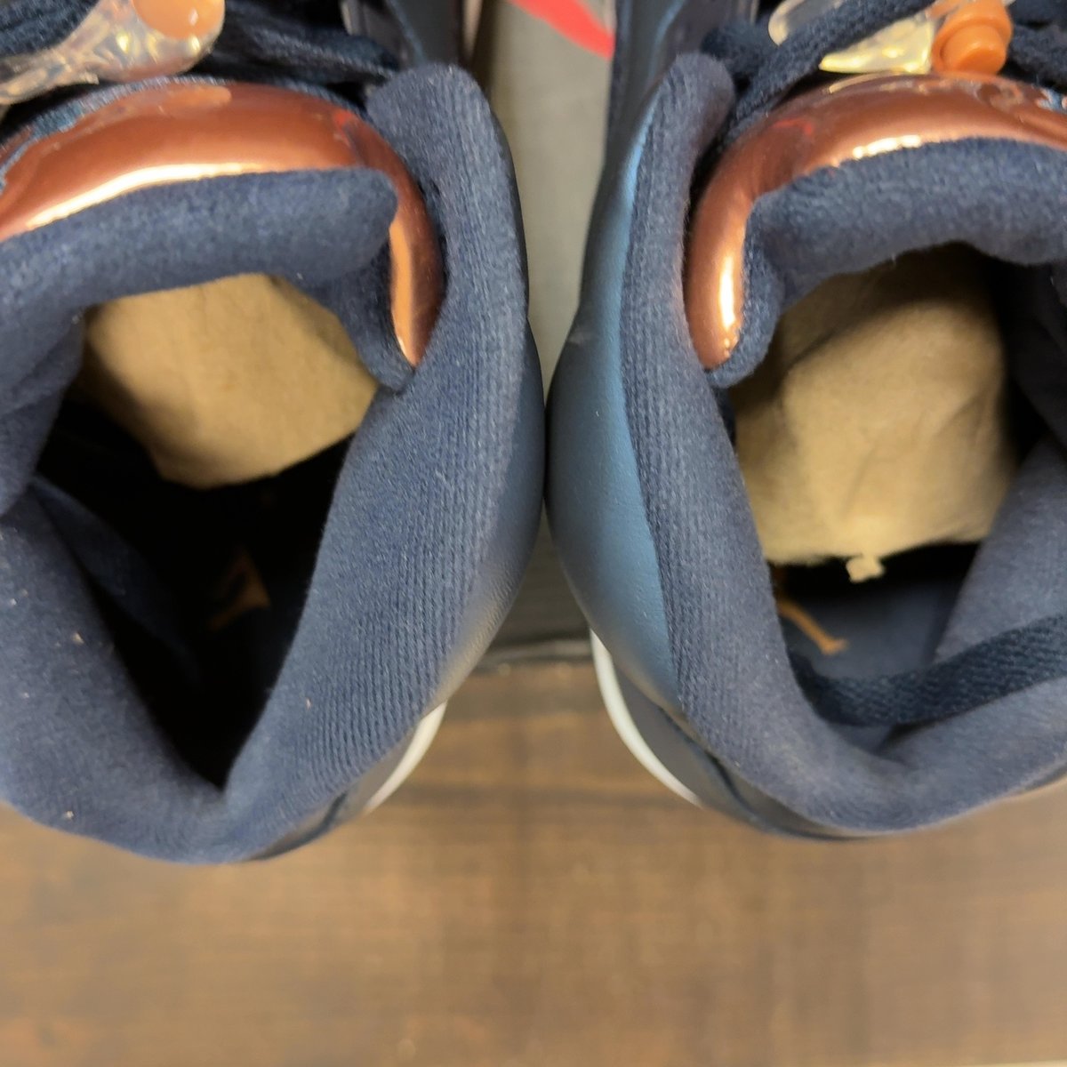 Jordan 5 Retro Bronze Size 13 (Pre-Owned) - aux