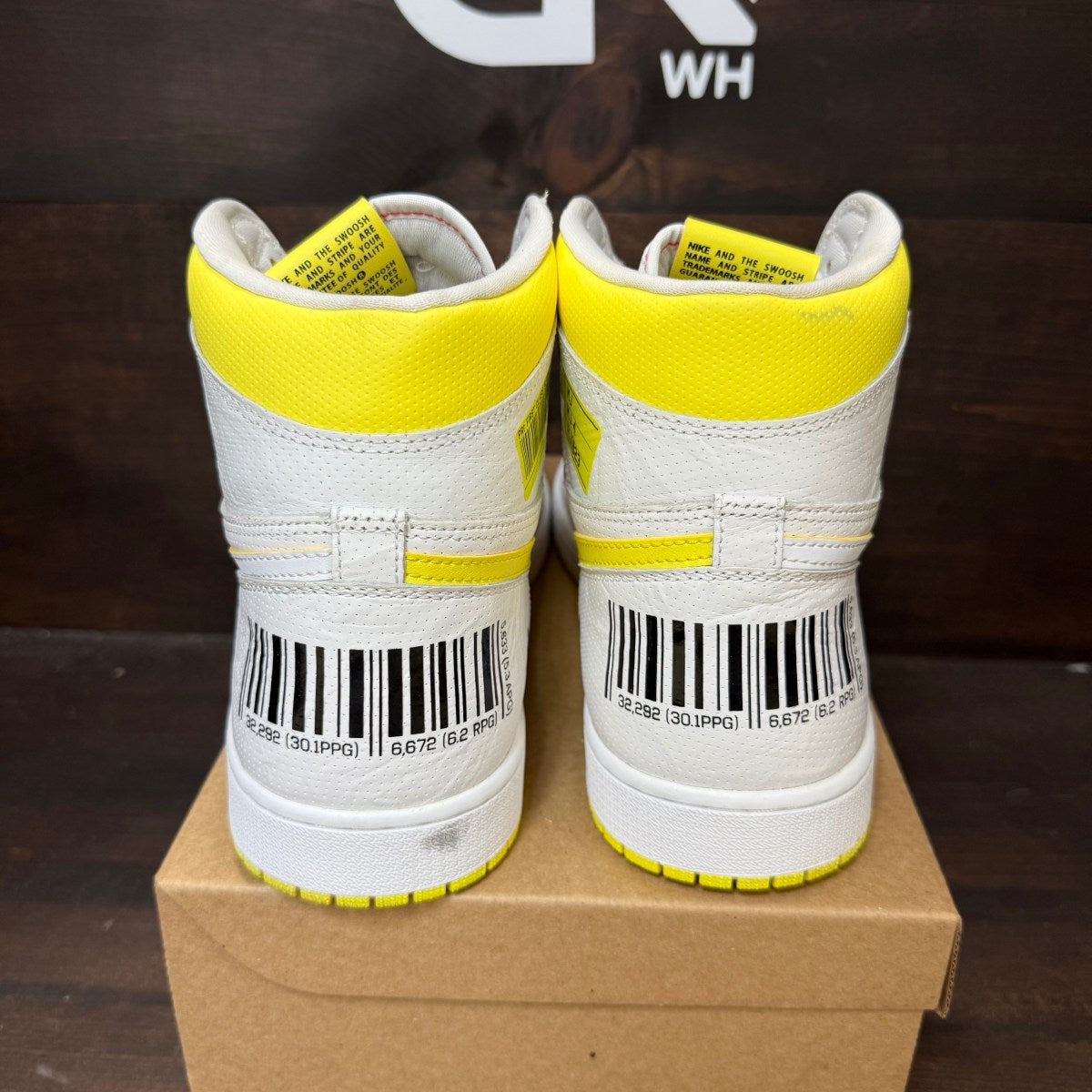 Jordan 1 Retro High First Class Flight Size 14 (Pre-Owned) - Image 3