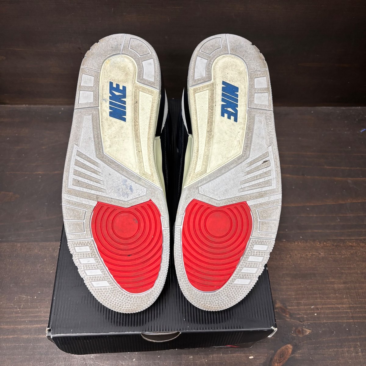 Jordan 3 Retro OG Rare Air Size 9 (Pre-Owned) - box