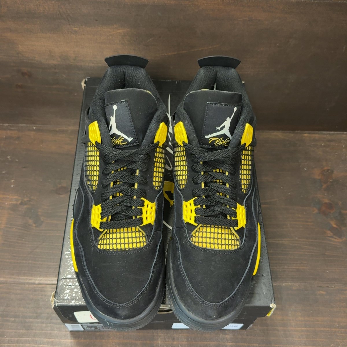 Jordan 4 Retro Thunder (2023) Size 9 (Pre-Owned) - tag