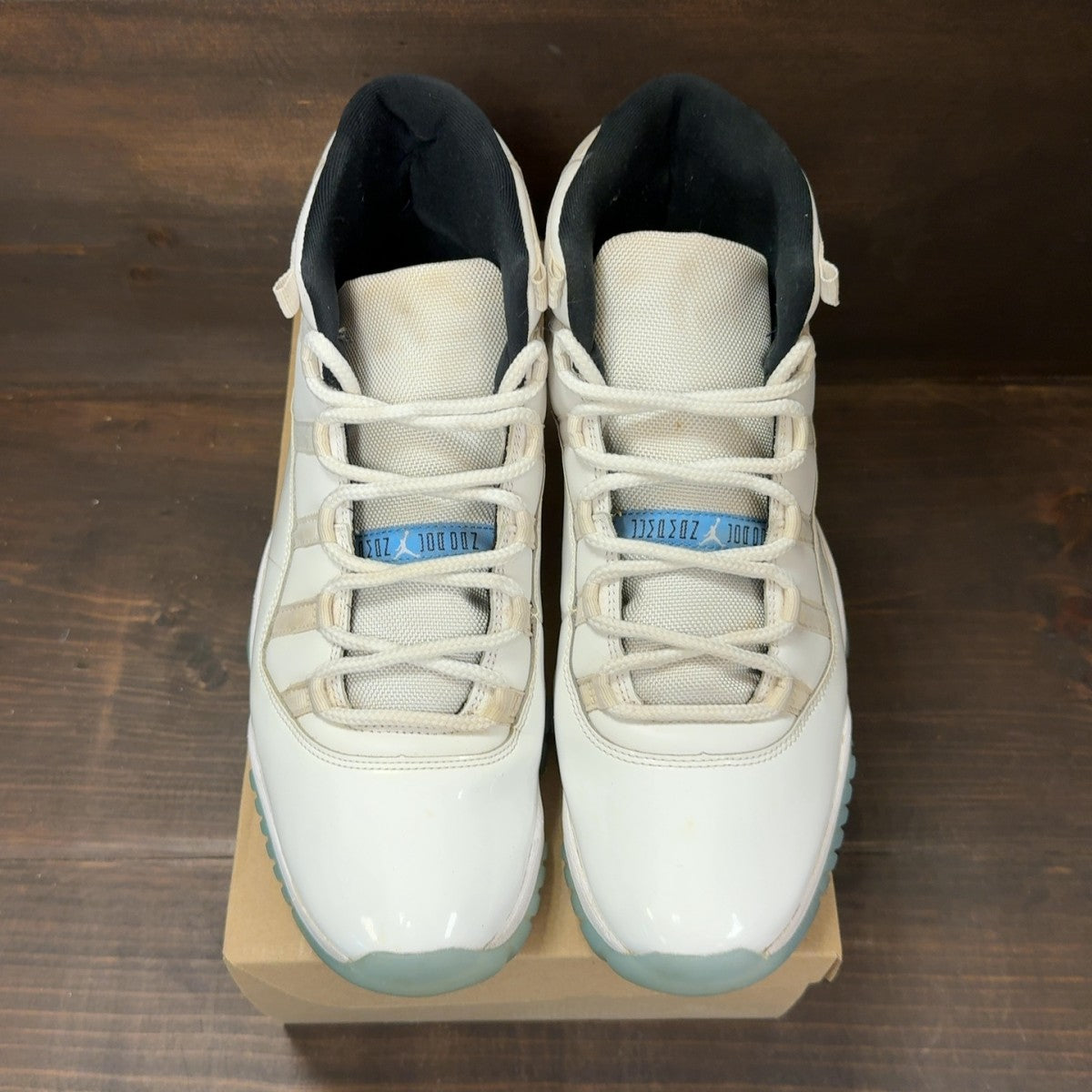 Jordan 11 Retro Legend Blue (2024) Size 13 (Pre-Owned) - Image 3