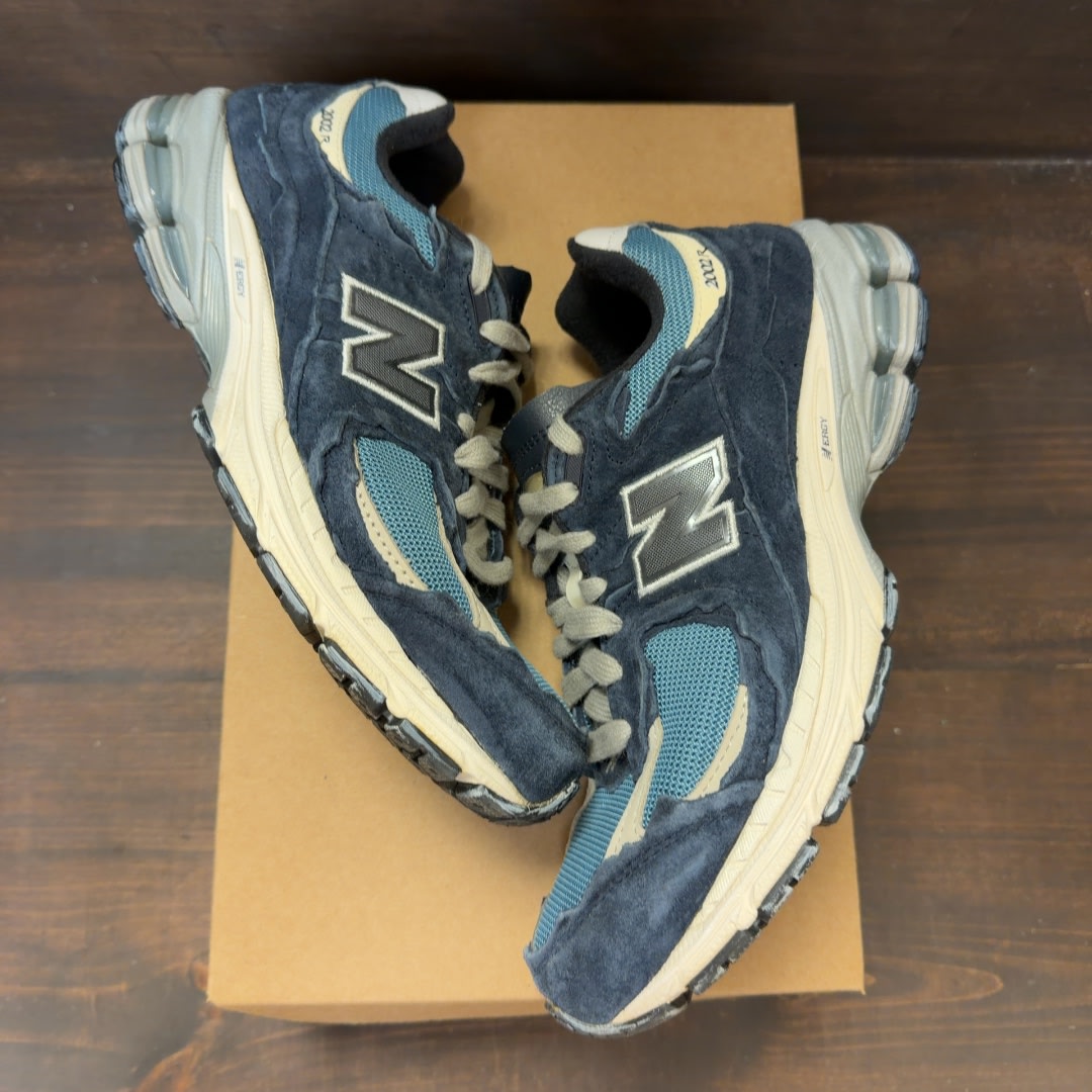 New Balance 2002R Protection Pack Dark Navy Size 8.5 (Pre-Owned) - Image 2