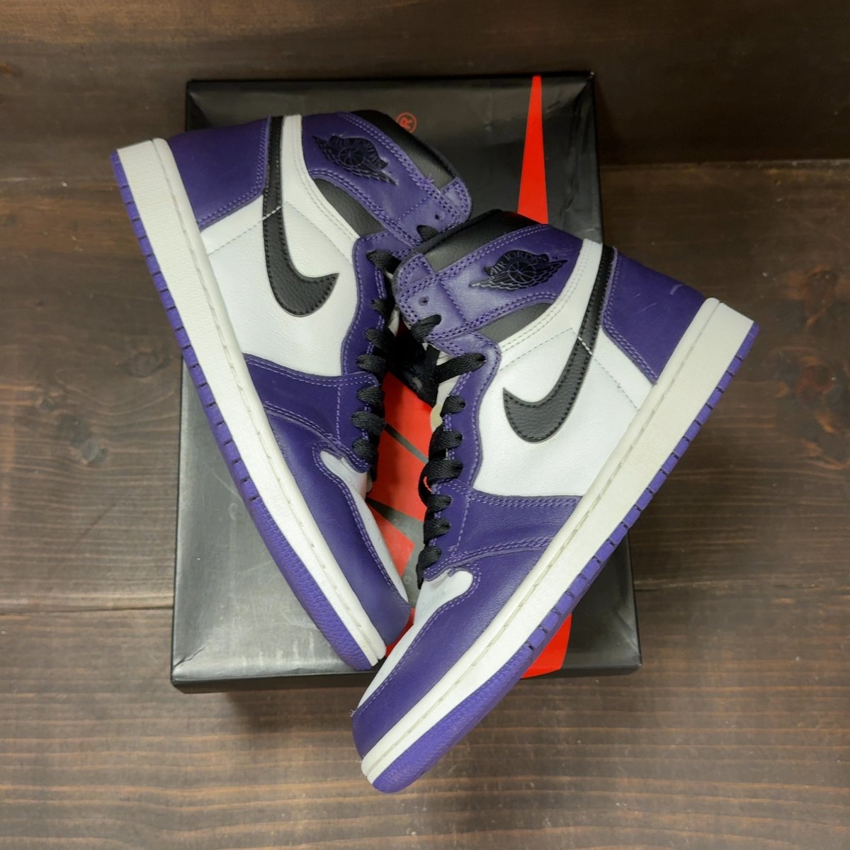 Jordan 1 Retro High Court Purple White Size 7.5 (Pre-Owned) - back