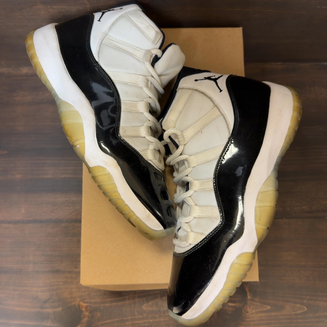 Jordan 11 Retro Concord (2018) Size 10 (Pre-Owned) - Image 2