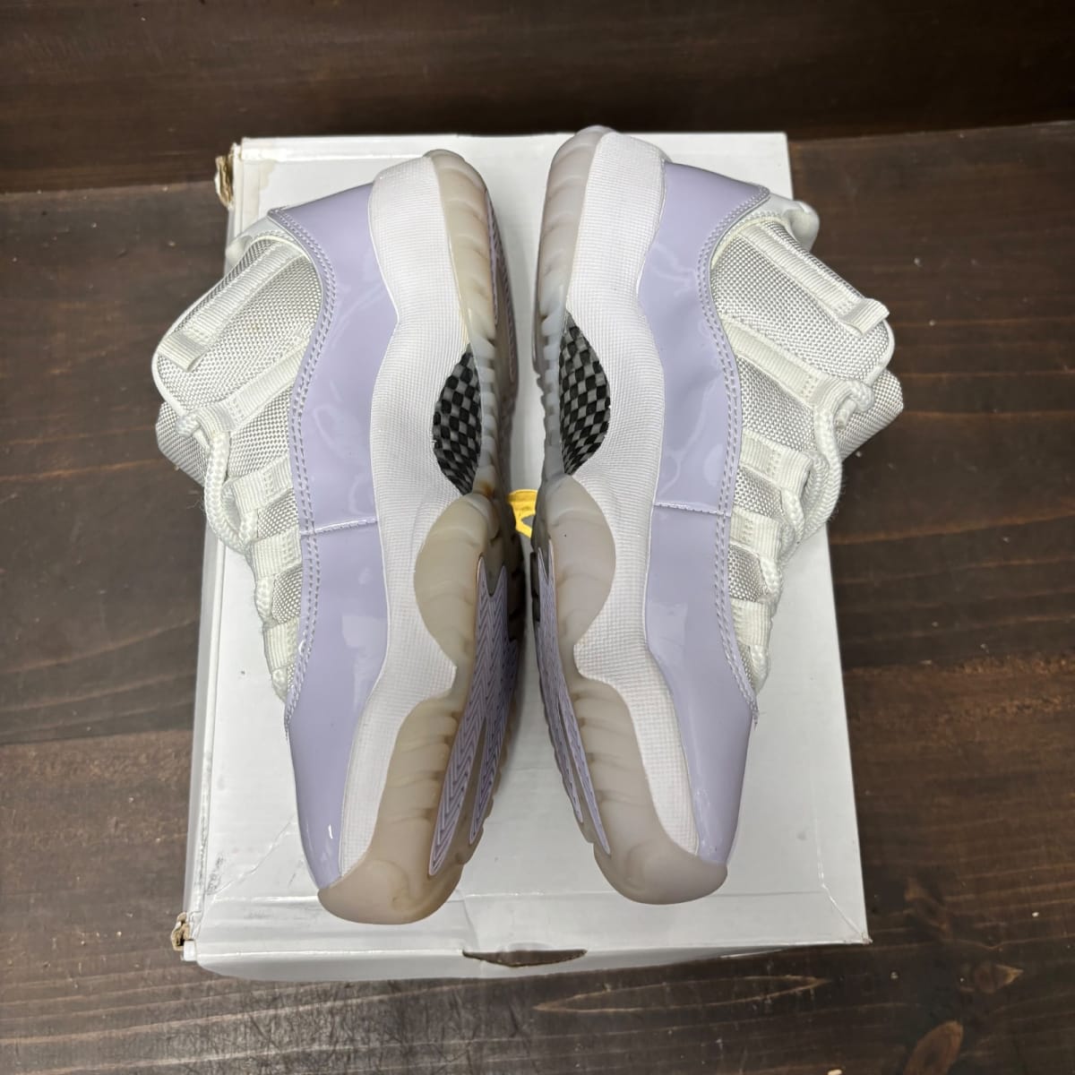 Jordan 11 Retro Low Pure Violet (Women's) Size 7W (Pre-Owned) - tag