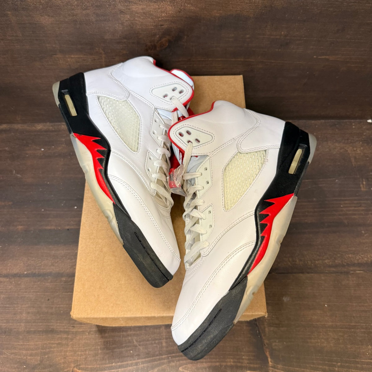 Jordan 5 Retro Fire Red Silver Tongue (2020) Size 10 (Pre-Owned) - Image 2