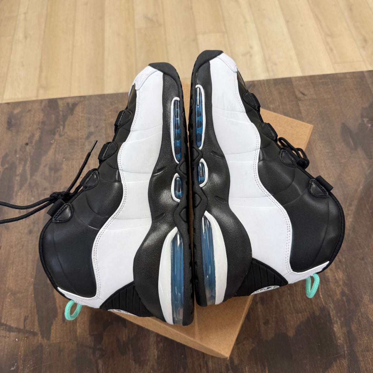 Nike Air Max Uptempo 95 NY vs. NY Size 13 (Pre-Owned) - Image 4