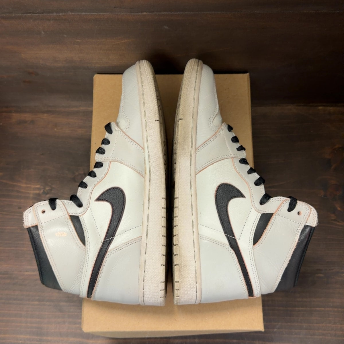 Jordan 1 Retro High OG Defiant SB NYC to Paris Size 10 (Pre-Owned) - Image 5