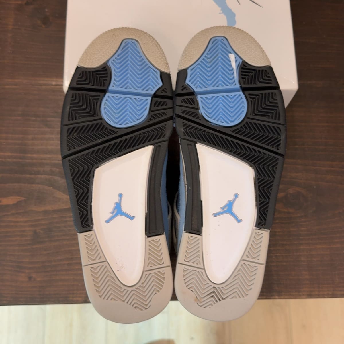 Jordan 4 Retro University Blue Size 8 (Pre-Owned) - aux