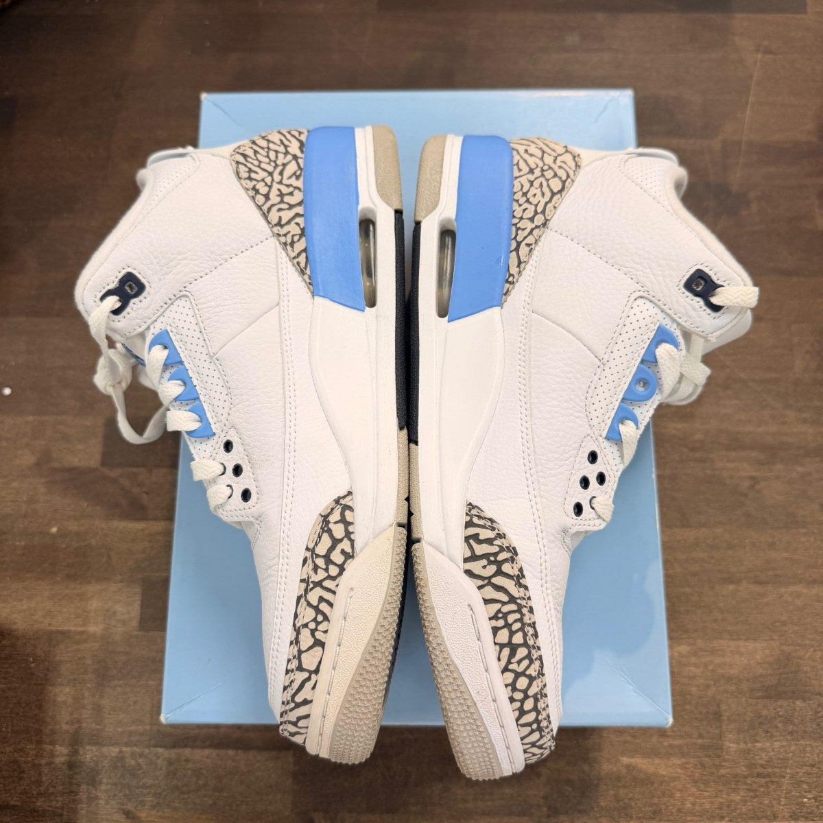 Jordan 3 Retro UNC (2020) Size 9.5 (Pre-Owned) - Image 3