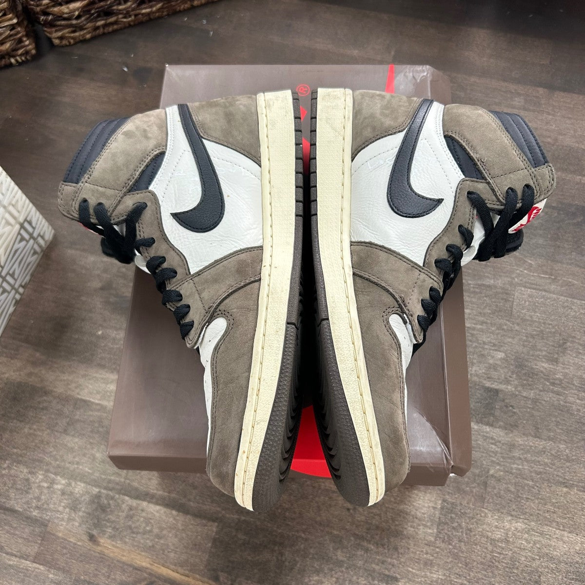 Jordan 1 Retro High OG SP Travis Scott Mocha Size 12 (Pre-Owned) - Image 4