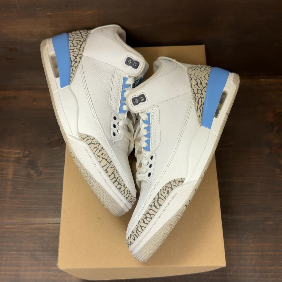 Jordan 3 Retro UNC (2020) Size 9 (Pre-Owned) - Image 2