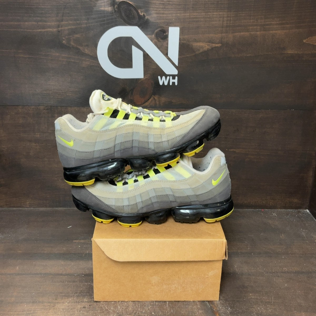 Nike Air VaporMax 95 Neon Size 11 (Pre-Owned) - Image 1