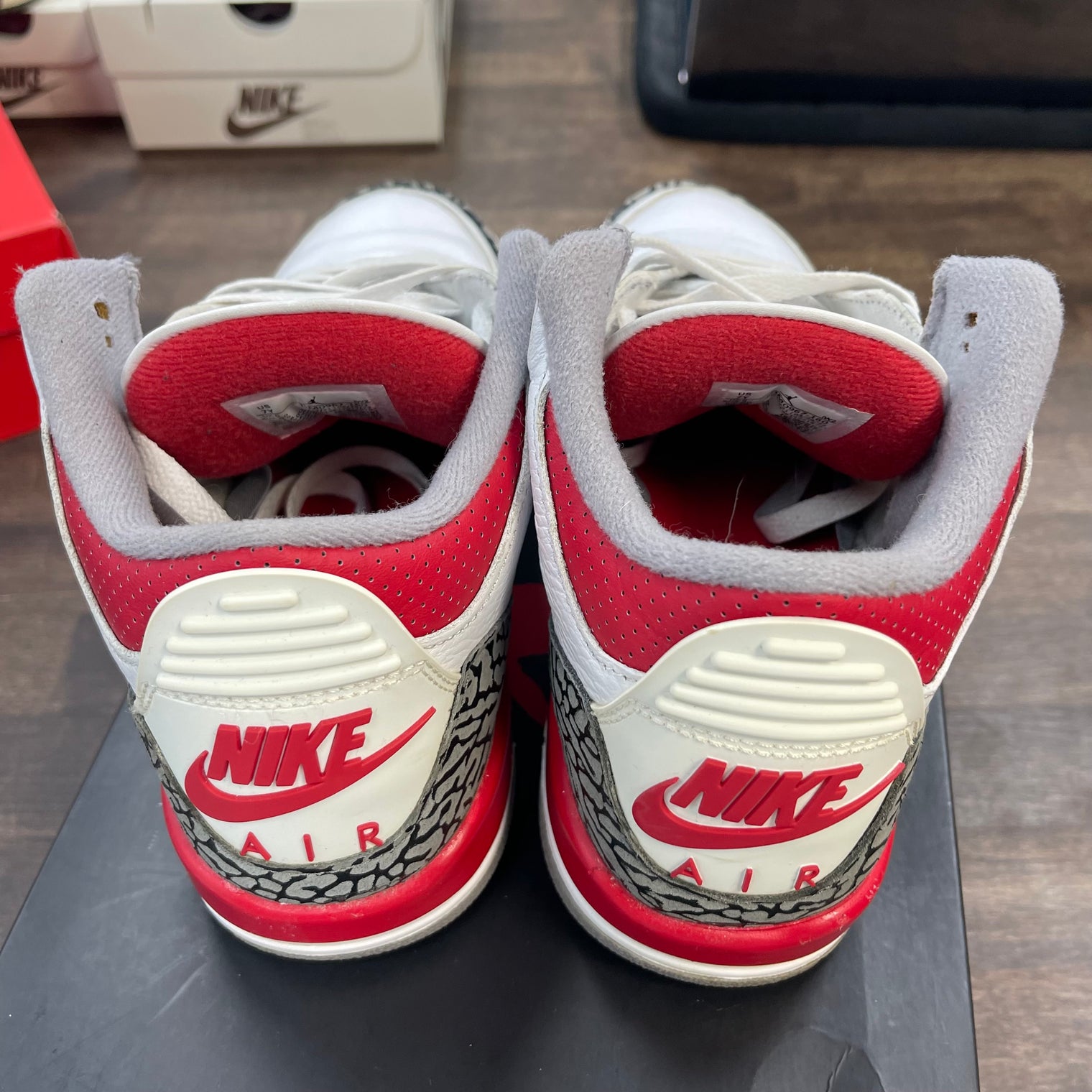 (GS) Fire Red Jordan 3 (USED)