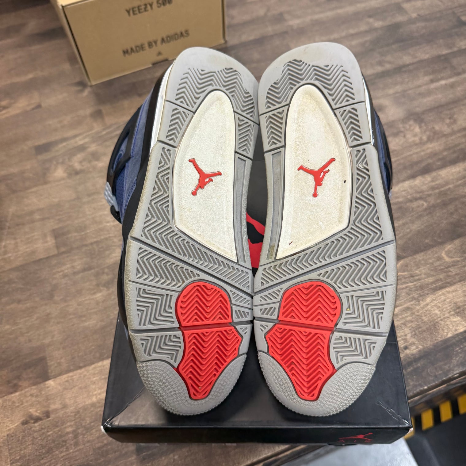 Winter Loyal Jordan 4 Retro (USED)
