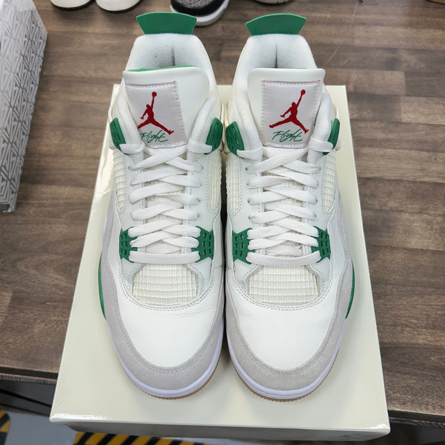 Pine Green SB Jordan 4 (USED)