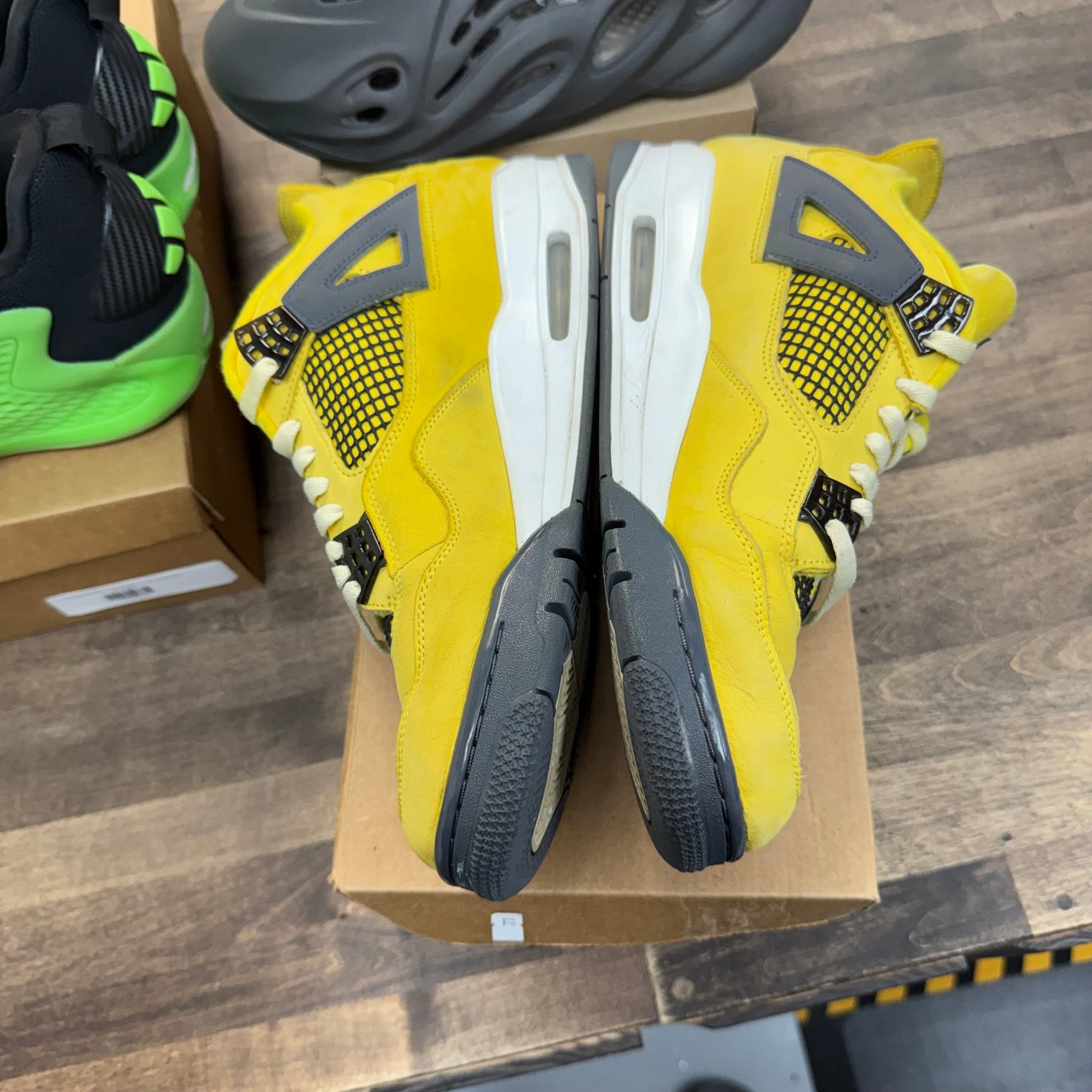 Lightning Jordan 4 Retro (USED, No Box)