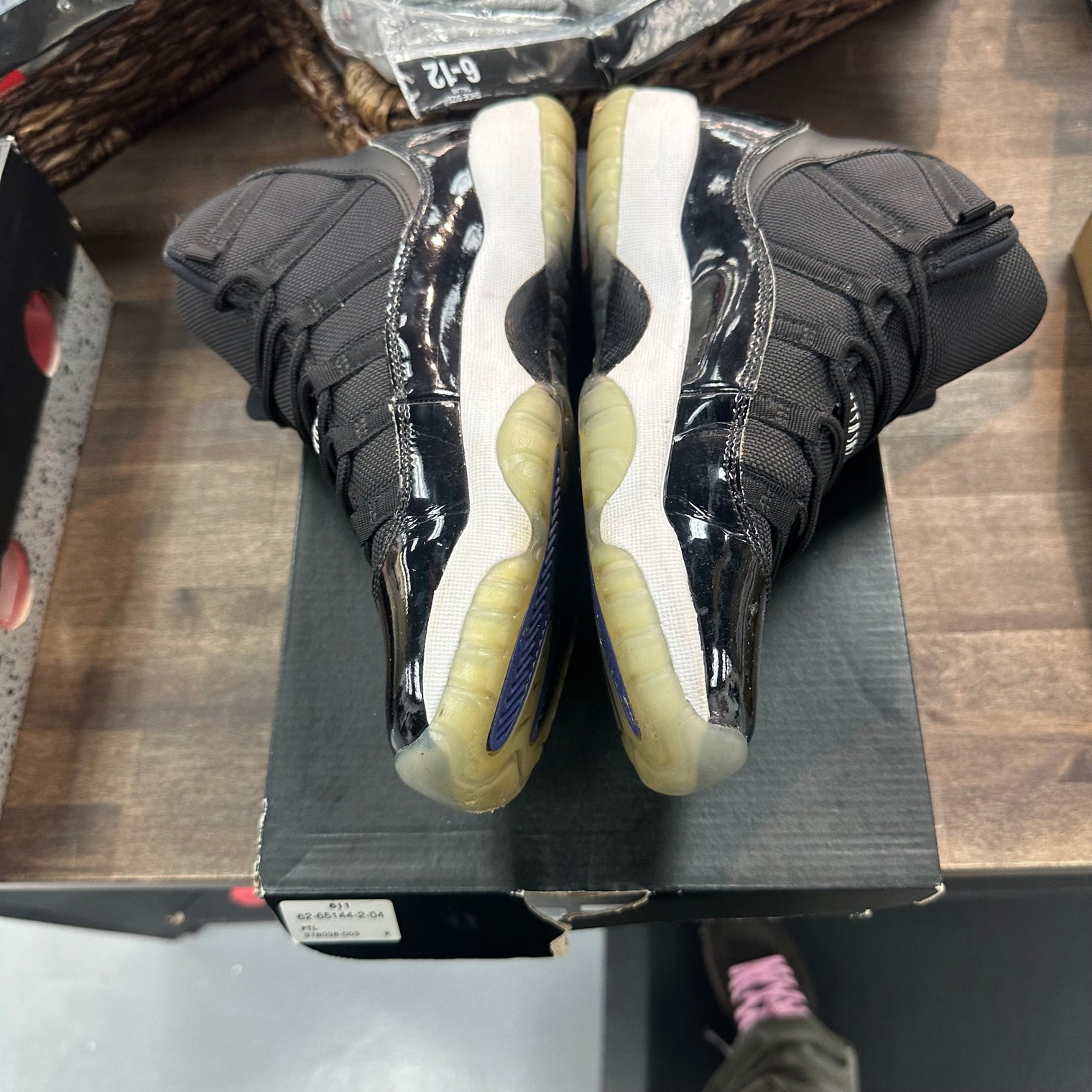 Space Jam Jordan 11 (GS) (USED)