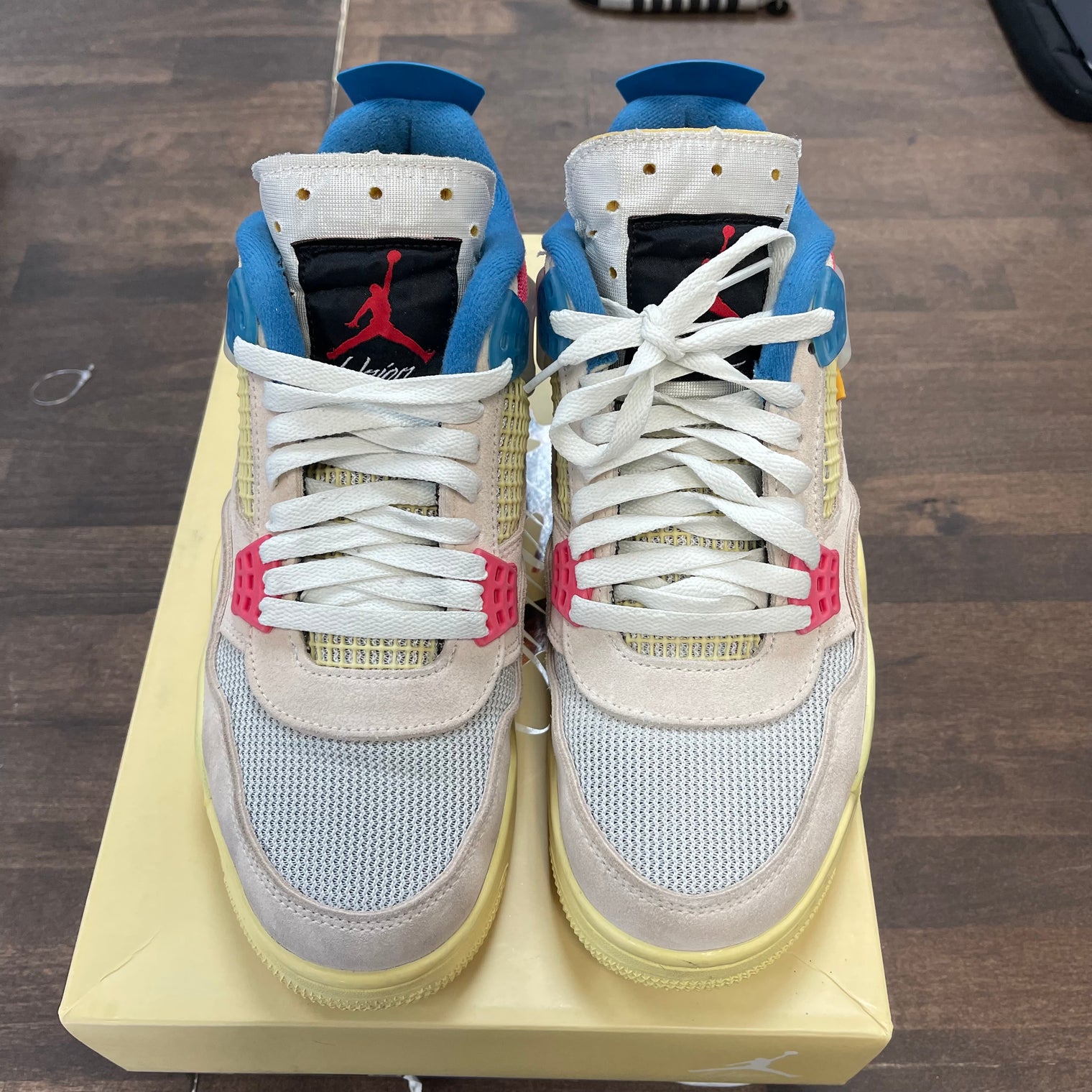 Union Guava Jordan 4 (USED)